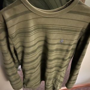 Volcom long sleeve thermal size large